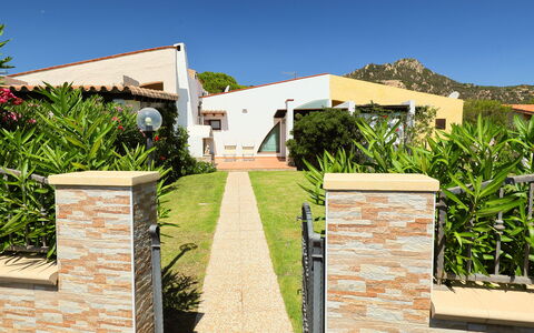 Mirto Marino (Rei410): Proprietà, Zona Residenziale, Casa, Casa, Immobiliare, Erba, Costruzione, Architettura, Parete, Albero