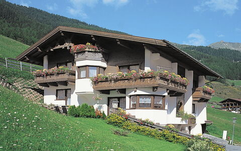 Sölden 667: Casa, Proprietà, Paesino Di Montagna, Catena Montuosa, Costruzione, Montagna, Casa, Alpi, Architettura, Hill Station