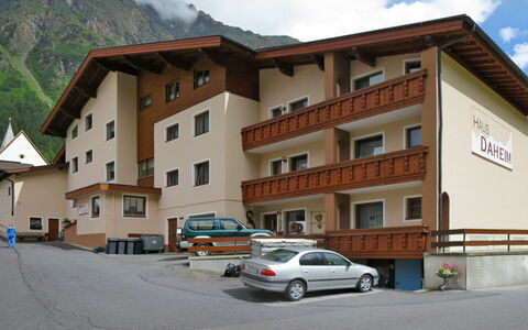 Sankt Leonhard im Pitztal 607: Auto, Nube, Cielo, Costruzione, Proprietà, Ruota, Finestra, Veicolo