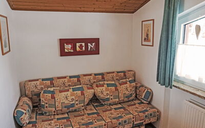 Daheim – Talblick 607.5: Mobilia, Legna, Interior Design, Divano, Camera, Pavimento, Soggiorno, Appartamento, Color Legno
