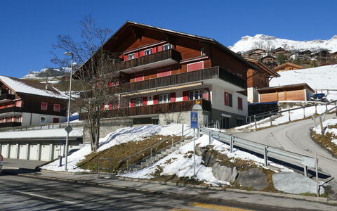 Chalet Desirée: Cielo, Neve, Proprietà, Costruzione, Montagna, Pendenza, Casa, Zona Residenziale, Finestra, Tetto