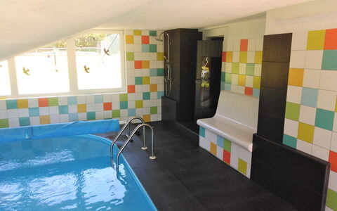 Haus Polivka: Proprietà, Azzurro, Interior Design, Piscina, Finestra, Pavimento, Pavimentazione, Costruzione, Casa, Dipingere