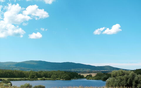 Karasova Ii: Nube, Acqua, Cielo, Pianta, Risorse Idriche, Ecoregione, Natura, Paesaggio Naturale, Montagna, Erba