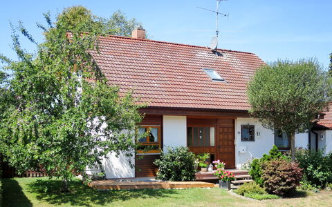 Land in Sicht: Pianta, Cielo, Costruzione, Proprietà, Finestra, Porta, Lotto, Casa, Albero, Erba