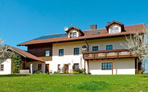 Bischofsmais 635: Cielo, Pianta, Costruzione, Finestra, Proprietà, Casa, Albero, Erba, Lotto, Villetta