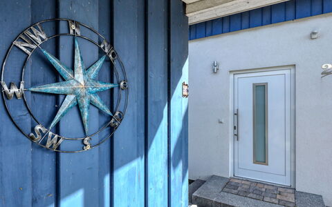 Achterblick 2: Giorno, Ruota, Blu, Porta, Azzurro, Automotive Pneumatico, Legna, Costruzione, Architettura
