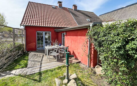 Kapitänshaus Leo: Tetto, Casa, Arbusto, Villetta, Casa, Lotto, Area Rurale, Pendenza, Giardino, Backyard