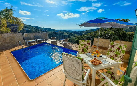 La Era: Blu, Piscina, Ricorrere, Mobili Da Esterno, Tempo Libero, Eco Hotel, Ombrello, Lettino, Sedia, Hotel