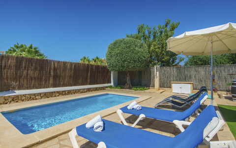 Frijoles: Acqua, Proprietà, Cielo, Pianta, Piscina, Azzurro, Albero, Mobili Da Esterno, Costruzione, Shade