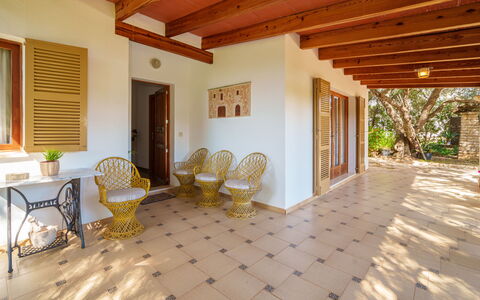Can Damia: Proprietà, Pianta, Legna, Costruzione, Sedia, Interior Design, Pavimento, Pavimentazione, Parete, Shade
