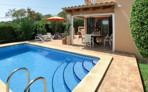 Schnuffi: Piscina, Proprietà, Costruzione, Immobiliare, Casa, Casa, Villa, Backyard, Piastrella, Estate