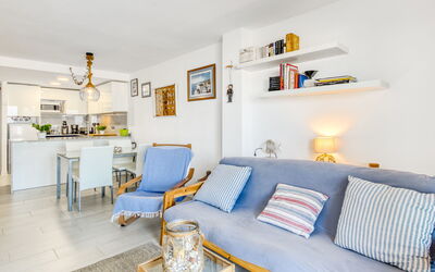 Port L'Escala 731.7: Mobilia, Interior Design, Pavimentazione, Divano, Legna, Pavimento, Appartamento, Soggiorno, Camera, Soffitto