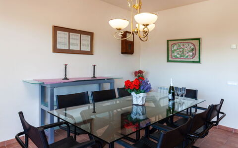 Xarmada Cecilia: Camera, Sala Da Pranzo, Proprietà, Mobilia, Interior Design, Soffitto, Tavolo, Costruzione, Casa, Lampadario