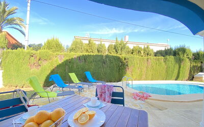 Molins 704.10: Pianta, Cielo, Proprietà, Costruzione, Azzurro, Blu, Albero, Casa, Tempo Libero, Zona Residenziale