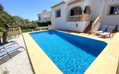 Jávea 711: Costruzione, Proprietà, Cielo, Luce, Azzurro, Piscina, Pianta, Finestra, Shade, Albero