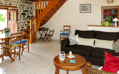 La Chevalerie: Camera, Proprietà, Mobilia, Soggiorno, Costruzione, Casa, Tavolo, Interior Design, Immobiliare, Pavimento