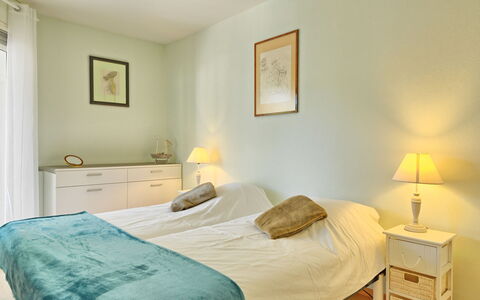 Mariza: Mobilia, Proprietà, Cornice, Comfort, Legna, Costruzione, Illuminazione, Tessile, Interior Design, Pavimento