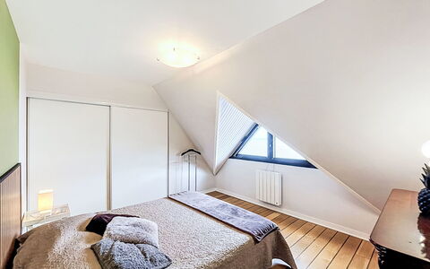Belle Vue Mer et Groix: Interior Design, Letto, Pavimentazione, Pavimento, Mobilia, Camera Da Letto, Legna, Soffitto, Camera, Pavimento In Legno