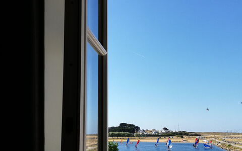 Raffinement, Confort et Vue Mer: Acqua, Cielo, Costruzione, Finestra, Azzurro, Shade, Tempo Libero, Piscina, Casa