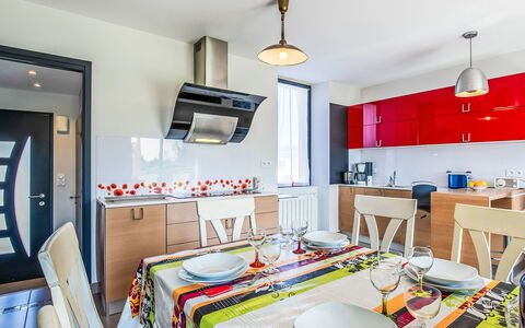 Ty Angèle: Interior Design, Pavimentazione, Mobilia, Soffitto, Pavimento, Appartamento, Casa, Camera, Cucina, Sedia