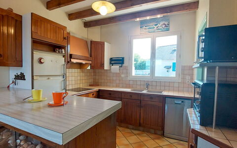 Nature et Mer: Mobilia, Cucina, Controsoffitto, Cabinetry, Elettrodomestico Da Cucina, Interior Design, Pavimentazione, Legna, Apparecchio Major, Pavimento