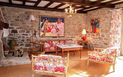 La Bergerie 605.5: Mobilia, Divano, Cornice, Tavolo, Legna, Illuminazione, Interior Design, Decorazione, Soggiorno, Pavimento