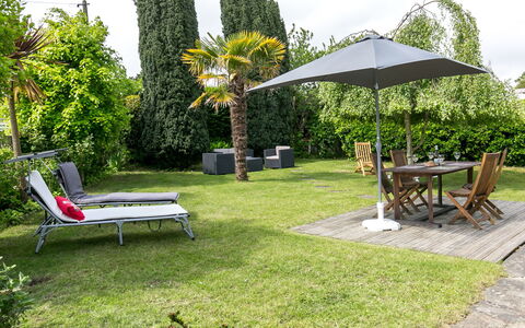 Bleue: Nube, Acqua, Cielo, Costruzione, Risorse Idriche, Giorno, Blu, Azzurro, Barca, Albero