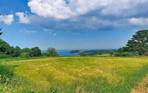 La Belle Vue: Blu, Cielo, Verde, Nube, Erba, Paesaggio Naturale, Pascolo, Vegetazione, Orizzonte, Ecoregione
