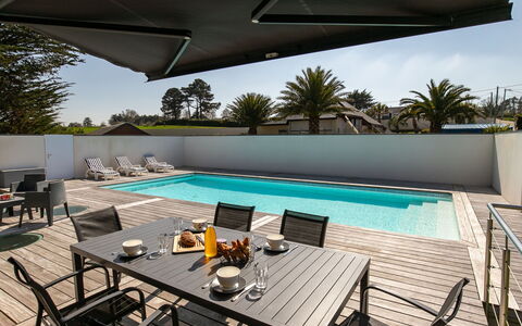 Villa de la Baie: Piscina, Mobili Da Esterno, Mobilia, Ricorrere, Shade, Materiale Composito, Eco Hotel, Sedia, Deck, Terrazza