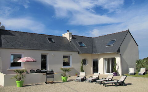 Brise Marine: Cielo, Pianta, Nube, Costruzione, Tavolo, Finestra, Casa, Shade, Lotto, Villetta