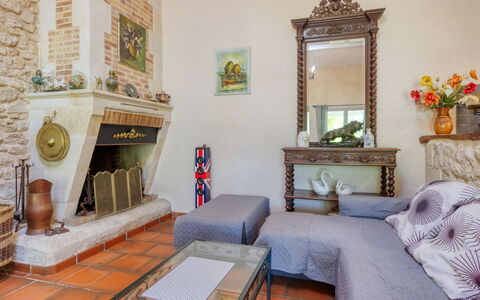 Babelle: Specchio, Proprietà, Pianta, Mobilia, Cornice, Costruzione, Interior Design, Tavolo, Legna, Pavimento