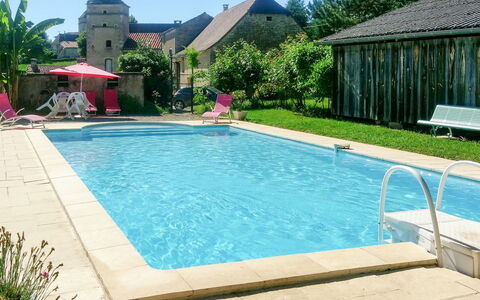 Le Mas de Serre: Acqua, Pianta, Proprietà, Piscina, Cielo, Costruzione, Azzurro, Shade, Albero, Architettura