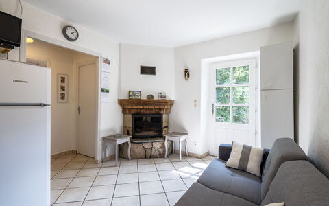 Le Moulin: Mobilia, Divano, Legna, Interior Design, Sedia, Costruzione, Finestra, Pavimentazione, Pianta Della Casa, Tavolo