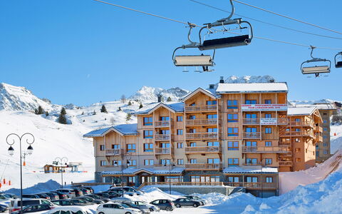 La Plagne 632: Cielo, Costruzione, Giorno, Neve, Veicolo, Montagna, Finestra, Pendenza, Architettura, Casa