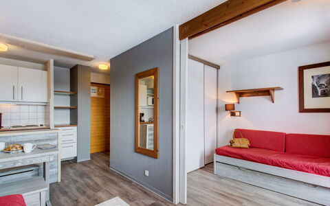 Tignes 655: Mobilia, Costruzione, Cabinetry, Cornice, Legna, Comfort, Porta, Cassetto, Arancia, Soggiorno