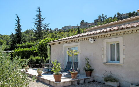 Ménerbes 603: Pianta, Cielo, Proprietà, Finestra, Costruzione, Vaso Di Fiori, Pianta Della Casa, Albero, Villetta, Casa