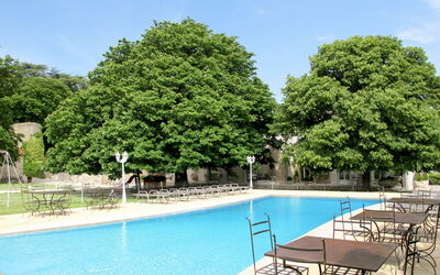 Bauduen 603: Acqua, Pianta, Cielo, Proprietà, Mobilia, Piscina, Sedia, Natura, Azzurro, Nube