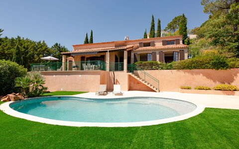 Ponderosa: Acqua, Pianta, Cielo, Albero, Erba, Materiale Composito, Tempo Libero, Immobiliare, Paesaggio, Costruzione