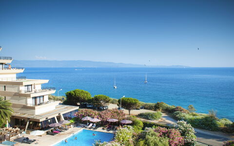 Ajaccio 604: Acqua, Cielo, Proprietà, Costruzione, Pianta, Azzurro, Località Balneare, Costiera E Morfologie Oceanic, Albero, Spiaggia