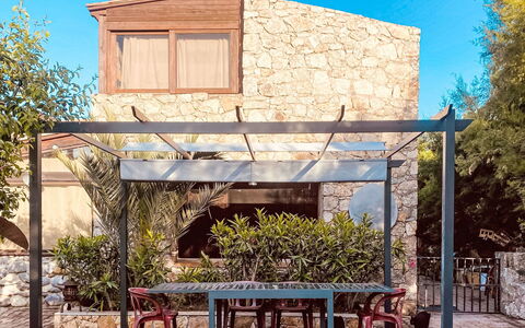 L'Ile Rousse 611: Architettura, Shade, Struttura Esterna, Sedia, Giardino, Pergola, Vaso Di Fiori, Tenda, Landscaping, Mobili Da Esterno