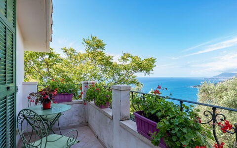 Villa Ginestra: Proprietà, Blu, Immobiliare, Balcone, Casa, Costruzione, Cielo, Azzurro, Vacanza, Mare