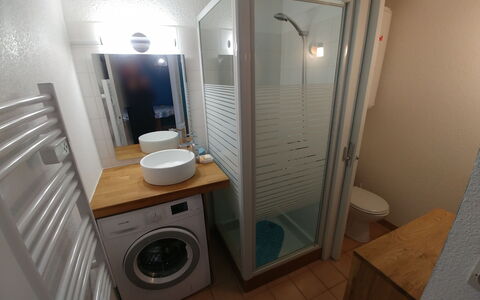Rivages D'Olonne: Lavanderia, Costruzione, Proprietà, Mobiletto Del Bagno, Lavatrice, Bagno, Lavello, Lavandino Del Bagno, Asciugatrice