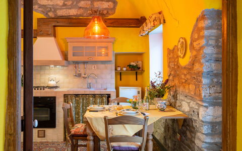 Limone: Cielo, Nube, Cibo, Pianta, Tavola, Tavolo, Finestra, Montagna, Frutta, Legna
