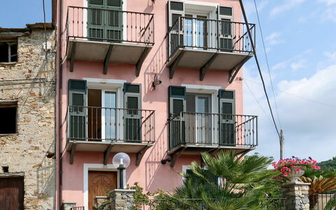Casa Marco: Costruzione, Cielo, Finestra, Proprietà, Nube, Pianta, Architettura, Urban Design, Quartiere