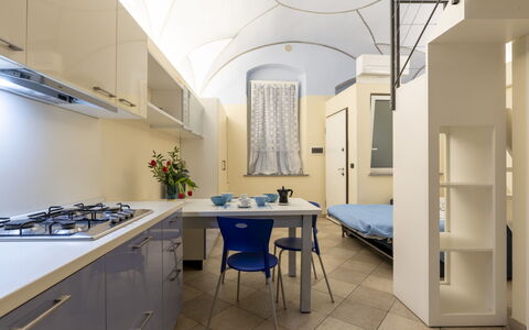 Cielo e Mare (Flg111): Mobilia, Cabinetry, Tavolo, Costruzione, Interior Design, Sedia, Architettura, Pavimento, Pavimentazione
