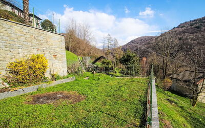 Aurano 603: Verde, Vegetazione, Collina, Highland, Area Rurale, Hill Station, Groundcover, Pendenza, Giardino, Valle