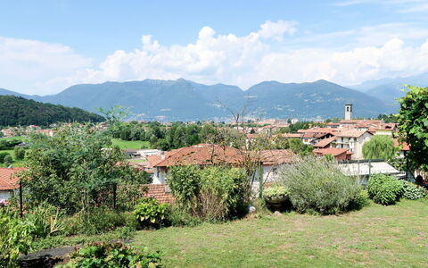 Casa Riboni: Vegetazione, Paesaggio Naturale, Proprietà, Hill Station, Villaggio, Cielo, Zona Residenziale, Area Rurale, Paesino Di Montagna, Cittadina