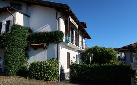 Allegra: Pianta, Cielo, Costruzione, Finestra, Proprietà, Casa, Lotto, Villetta, Facciata