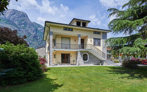 Serena (Lmz180): Pianta, Cielo, Nube, Costruzione, Finestra, Albero, Casa, Erba, Zona Residenziale, Villetta