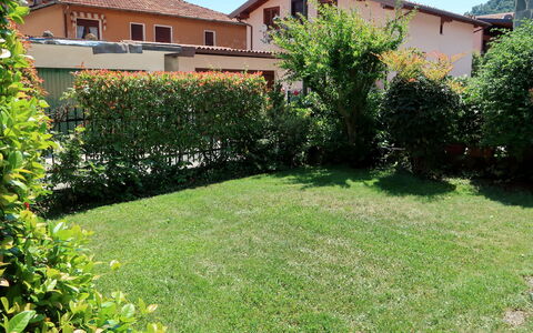 Letizia (Dgo232): Proprietà, Cortile, Lotto, Prato, Erba, Casa, Immobiliare, Backyard, Giardino, Zona Residenziale